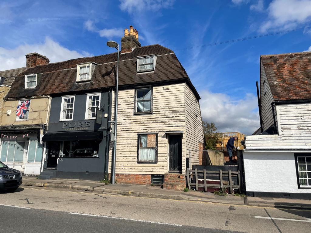 Lot: 138 - ATTRACTIVE FREEHOLD PERIOD HOUSE FOR REFURBISHMENT - 